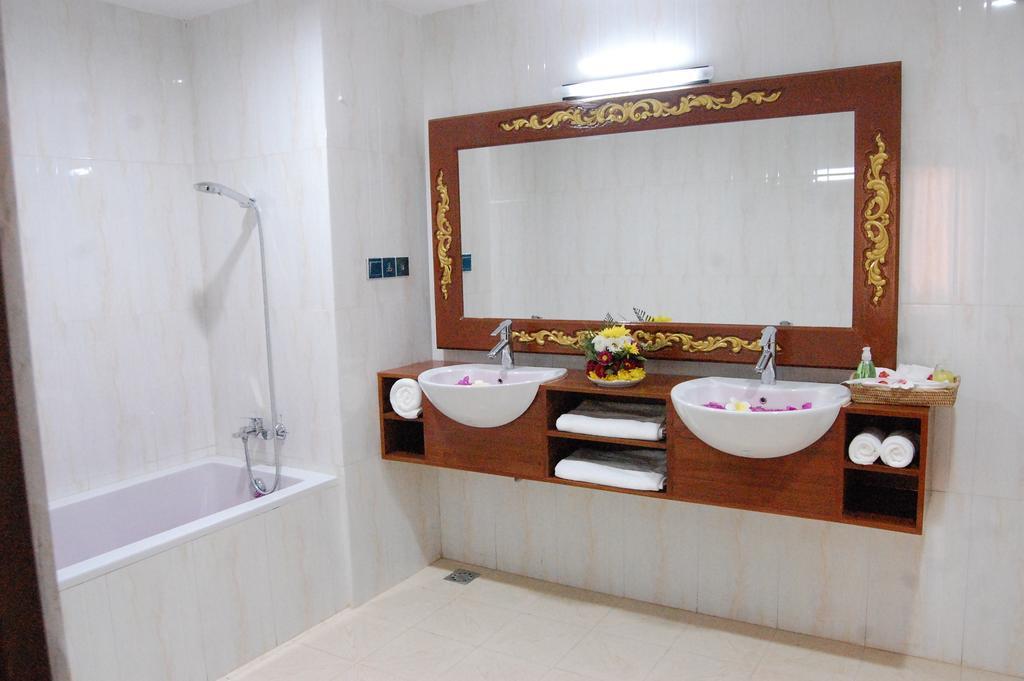 Su Tine San Royal Palace Hotel Bagan Zimmer foto