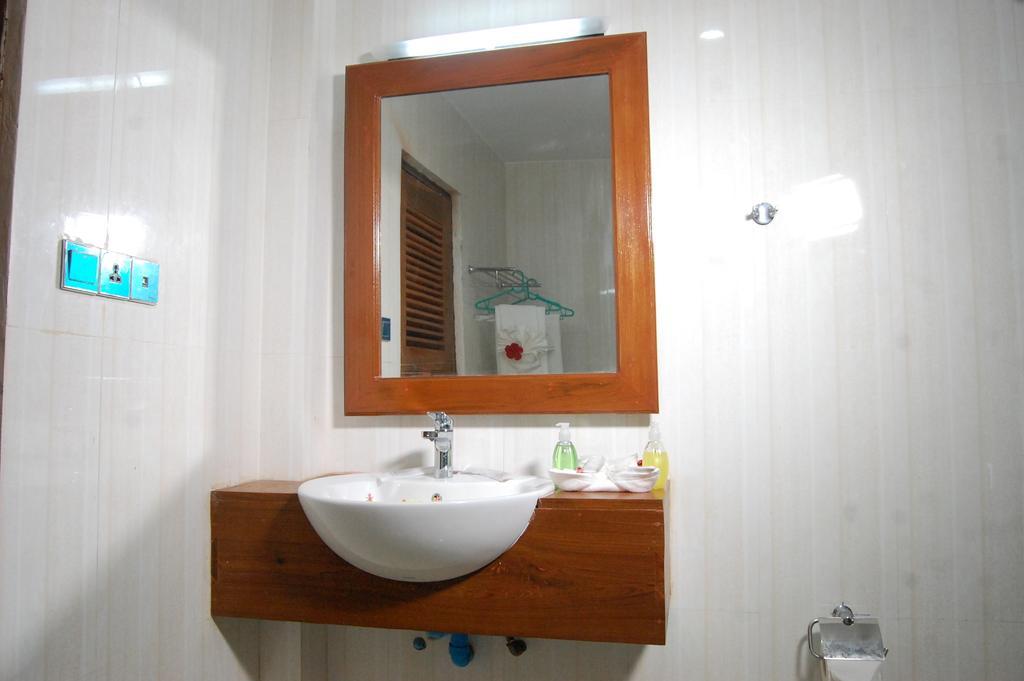 Su Tine San Royal Palace Hotel Bagan Zimmer foto